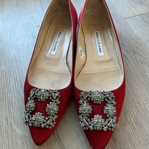 Manolo blahnik hangisi velvet flat in red size: 39
